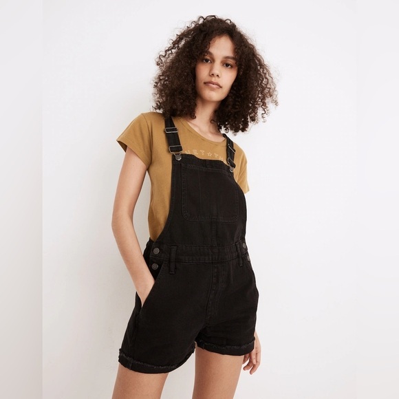 Madewell Denim - MADEWELL | Adirondack Short Overalls in Washed Black | L